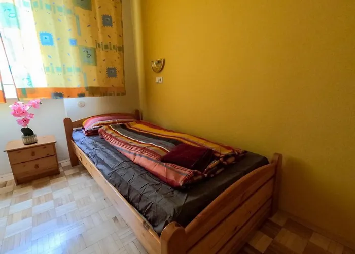 Double In Huetteldorfer Strasse Area *